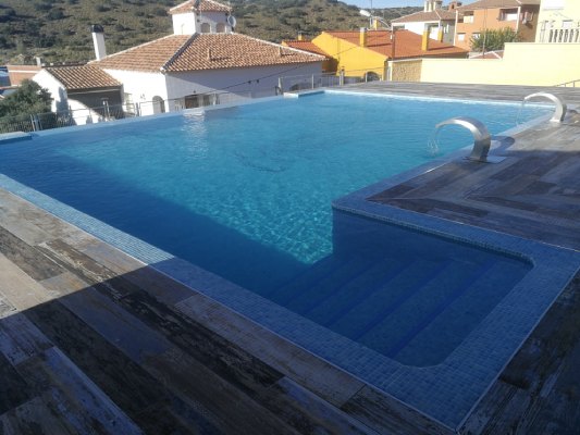 casa-rural-lagunas-de-ruidera-con-piscina-piscina-infinita